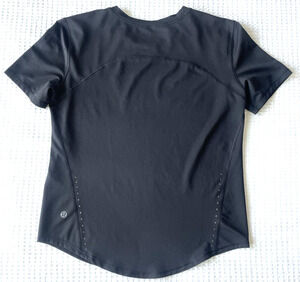 Lululemon Womens Size 2 High-Neck Running and Training T-Shirt Tee Black